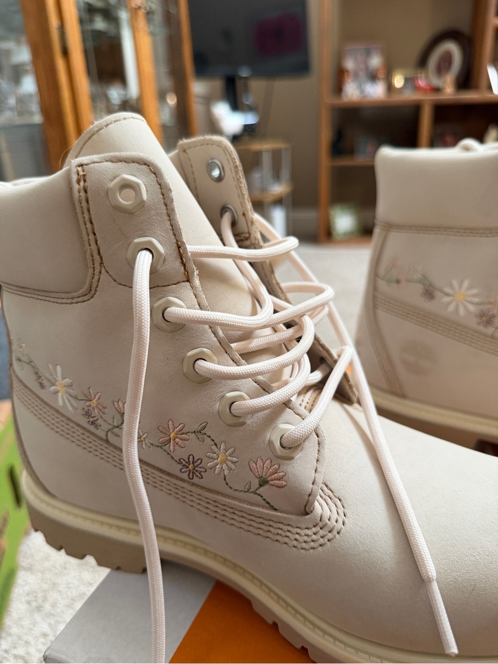 Timberland Women's Light Beige Floral Lace-Up Boots - Picture 3 of 6